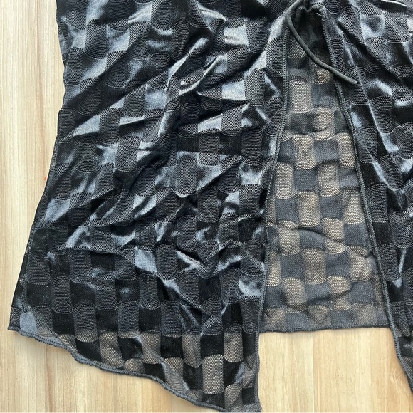 Two-Piece Checkered Black Strapless Set - Picture 4 of 16